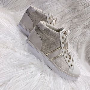 LIKE NEW MICHAEL KORS SNEAKERS 👟